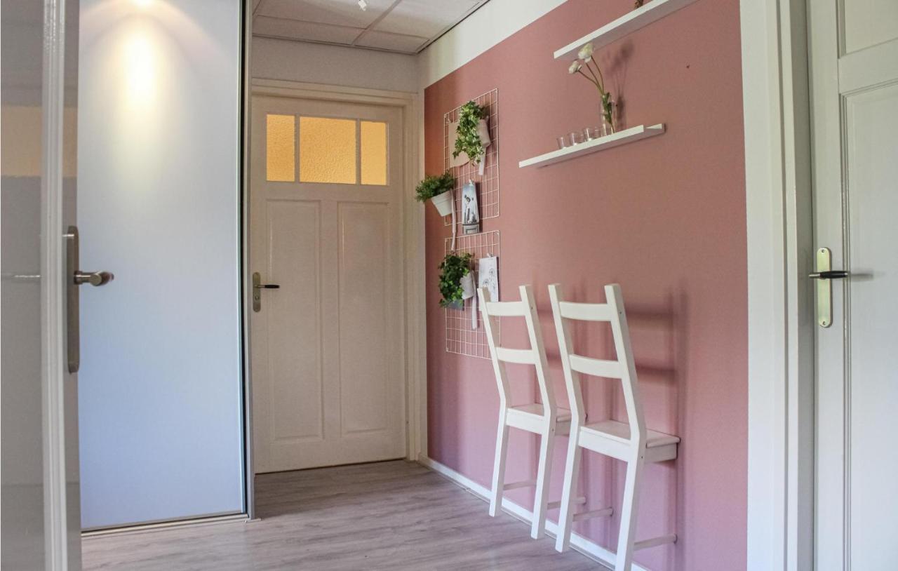 Gorgeous Home In Scharendijke With Kitchen Экстерьер фото